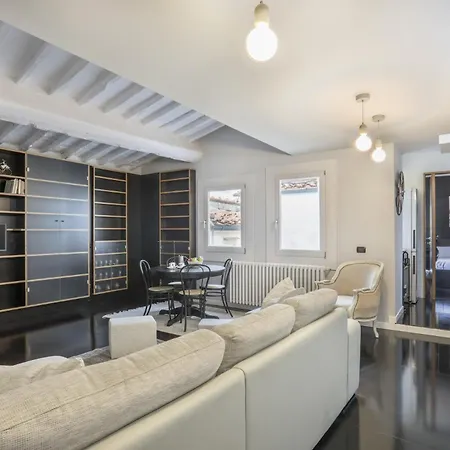 Virgilio - Sweet Dreams In Apartment Florence
